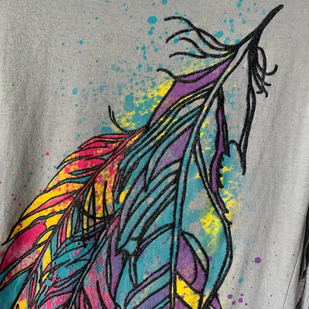 Hybrid Boho Gray Graphic T Shirt Colorful Glitter Feather Fringe Sleeves Size L - Picture 9 of 16